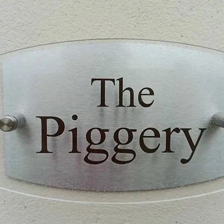 The Piggery - Corfe Mullen Villa Exterior photo